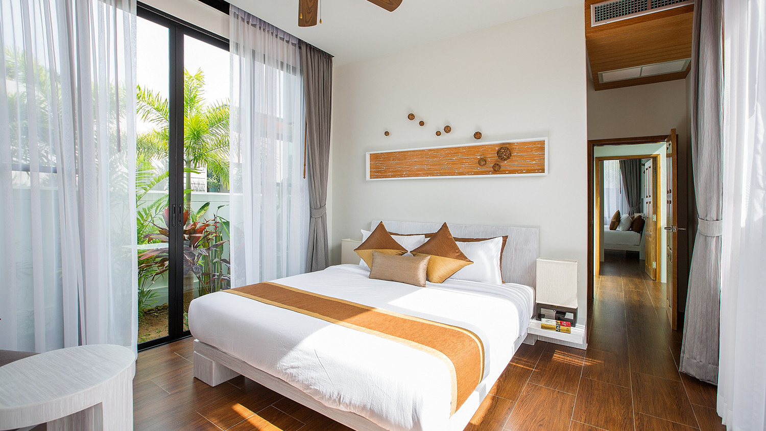 отель пхукет big c. Pamookoo resort deluxe room. Waterfront suites phuket by centara. пхукет). Chanalai flora resort 4.